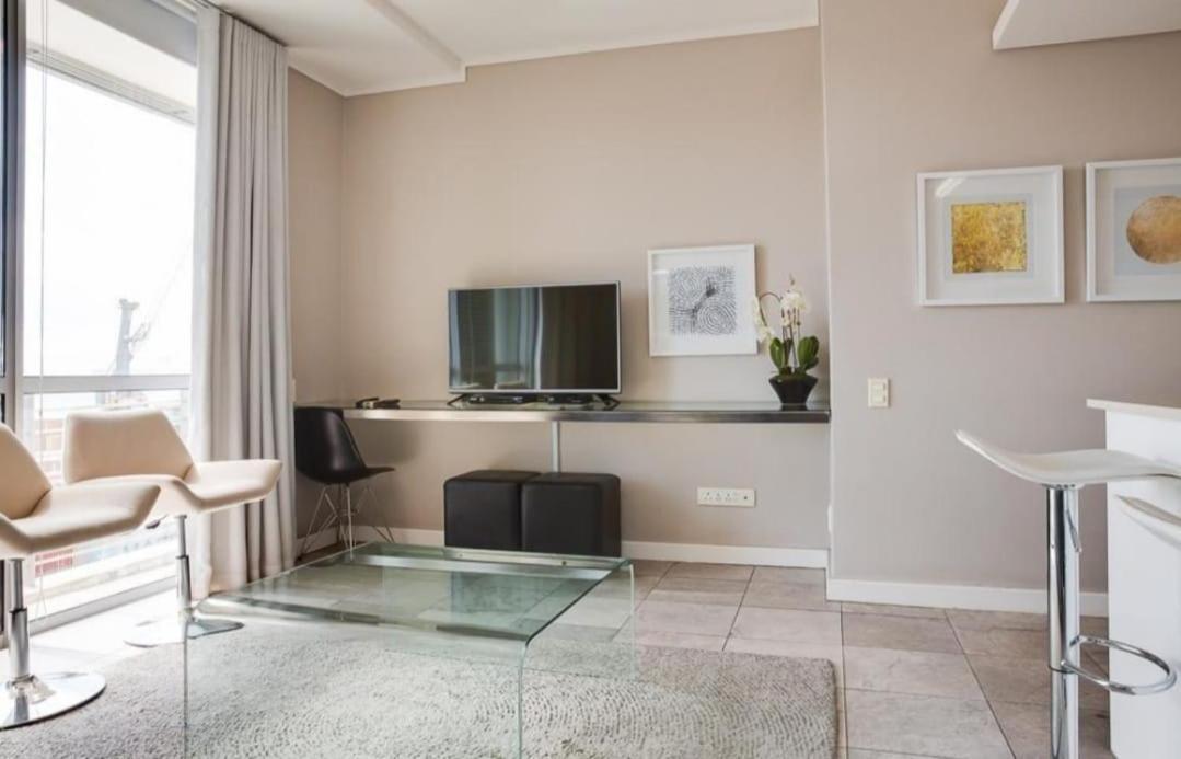 Apartment Location! Adjacent Waterfront, City, Table Mountain-320 Cape Town