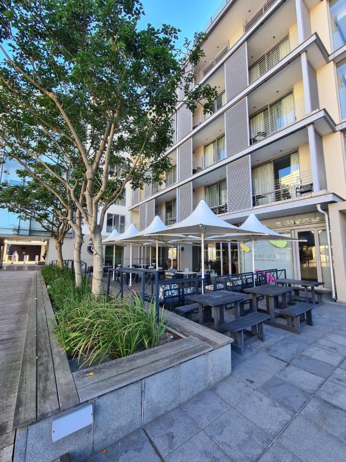 Apartment Location! Adjacent Waterfront, City, Table Mountain-320 Cape Town